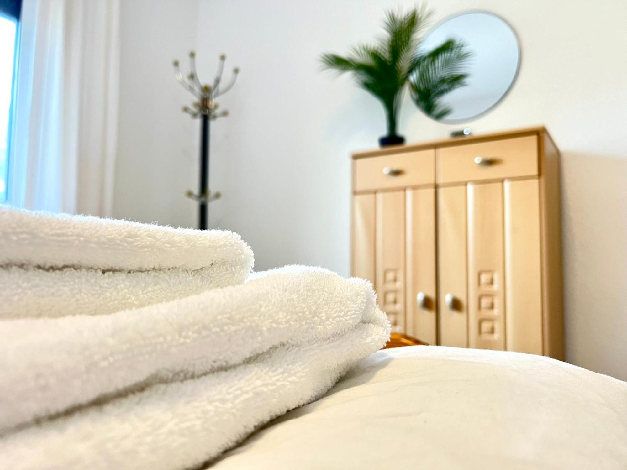 Comfy Apartment Mit Garten In Koeln Luaran gambar